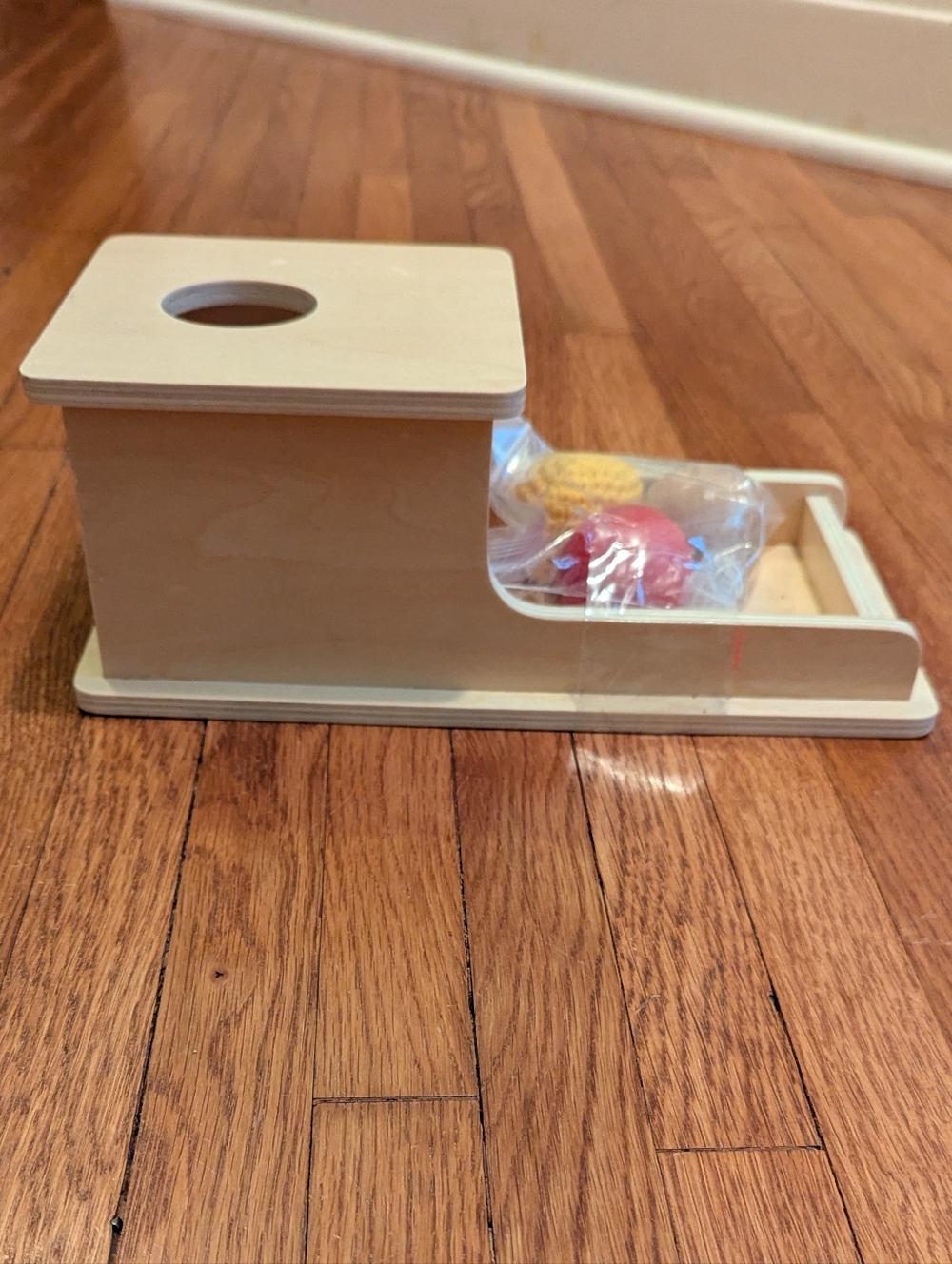 Montessori Wooden Object Permanence Box with 3 Balls - Picture 4 of 7
